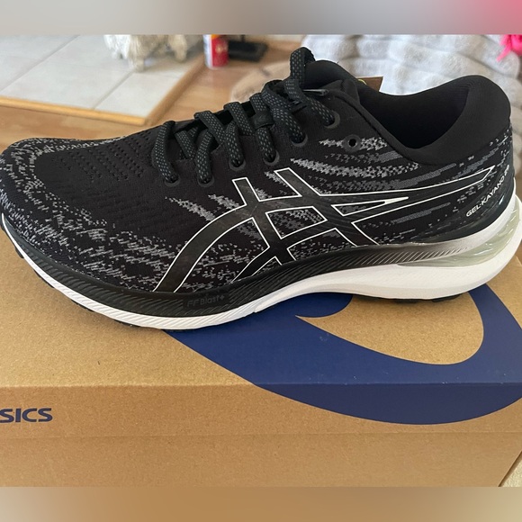 Women’s ASICS Gel Sneakers - Picture 2 of 4